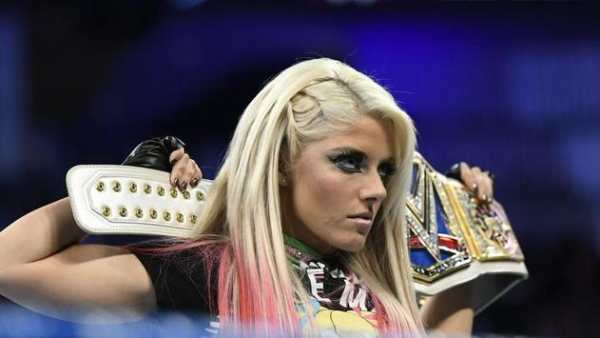 Trish Stratus wwe diva : most popular event videos screenshot 5