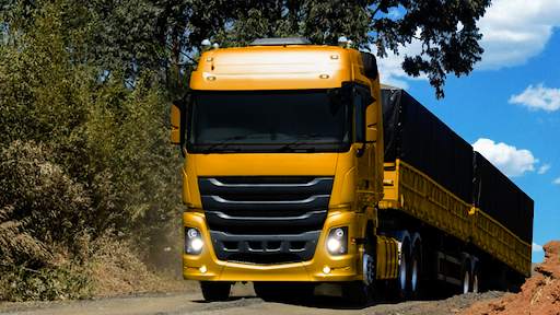 Russian truck driving sim game screenshot 1