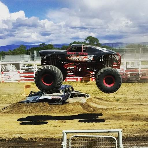 Monster Truck Racing wallpaper 4.0