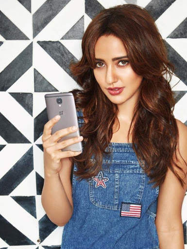 Neha Sharma Wallpapers HD screenshot 8