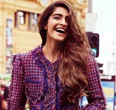 Sonam Kapoor Wallpapers HD screenshot 3