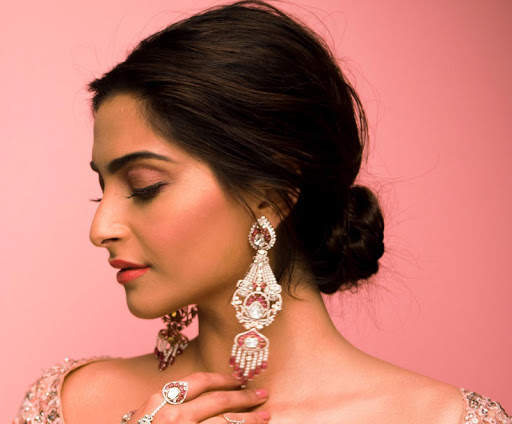 Sonam Kapoor Wallpapers HD screenshot 4