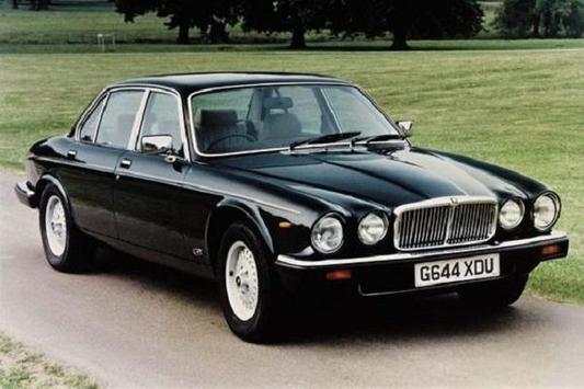 Jaguar - Car Wallpapers HD screenshot 22