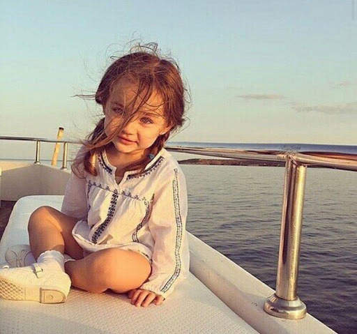 صور اطفال : خلفيات بنات حلوات تخطف القلوب screenshot 3