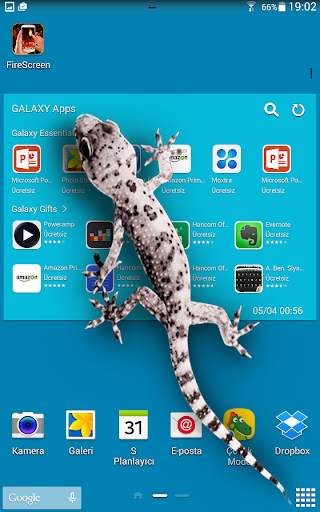 Lizard in phone funny walks screenshot 1