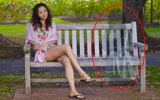 Ghost in photo screenshot 12