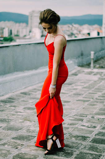 Sexy Girls In One Piece Dress screenshot 1