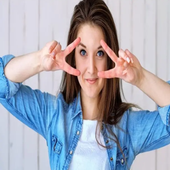 Girls chat and video call icon