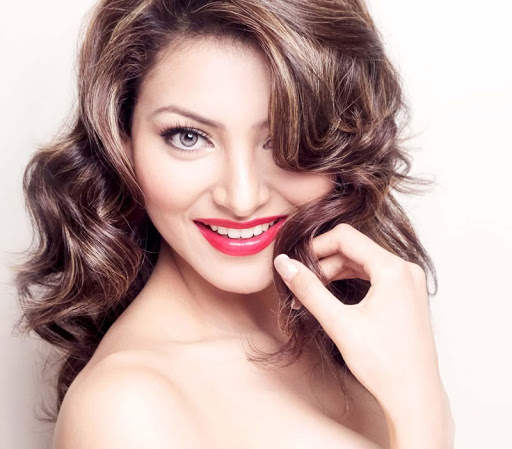 Urvashi Rautela Wallpapers HD 2019 screenshot 1