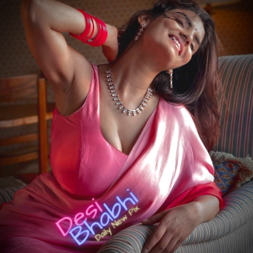 Sexy Indian Bhabhi Pictures icon