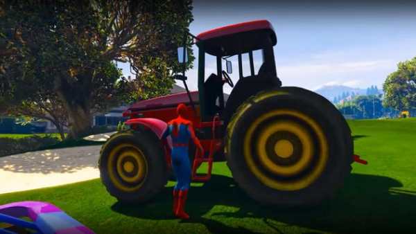 Real Tractor Driving Superheroes Farming Simulator screenshot 5