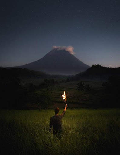 Flashlight Super Torch® Pro Powered With Compass! screenshot 6