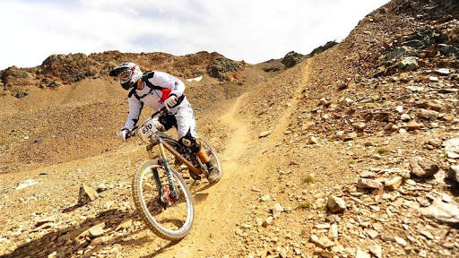 Bike Mayhem Mountain Racing Wallpaper screenshot 10