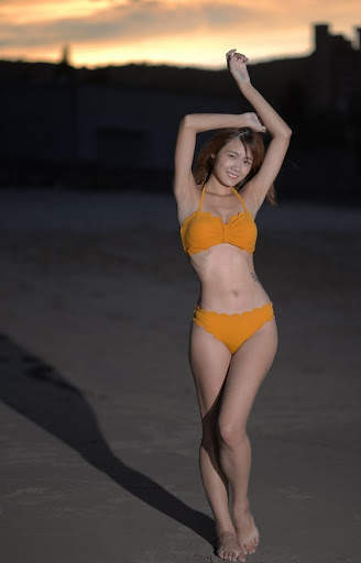 Hot New Bikini Sexy Girls screenshot 3