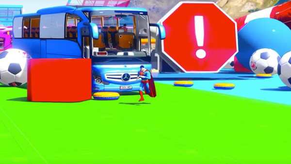 Superheroes Bus Stunts Racing screenshot 4