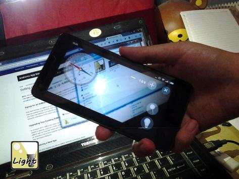 Zoom Flashlight screenshot 1
