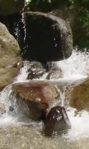 Magic cascade live wallpaper screenshot 2