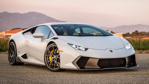 Stunning Lamborghini Huracan Wallpaper screenshot 12