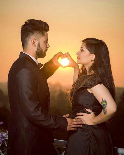 Couple Pose - Wedding Photography- Couple Shoot screenshot 2