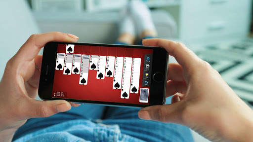 Spider solitaire - card games free screenshot 2