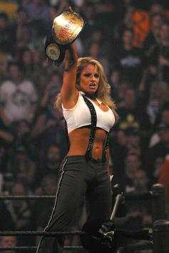 Watch WWE HOT DIVA :Trish Stratus Popular Fighting screenshot 3
