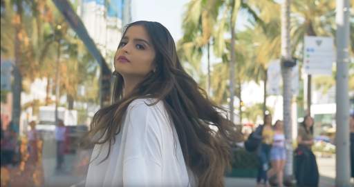 حلا - كليب ممنوع اللمس screenshot 1