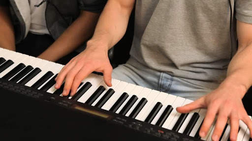 Course to play the piano easy 🎹🔊 screenshot 3