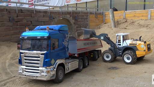 Unlimited Truck Driving Game screenshot 2