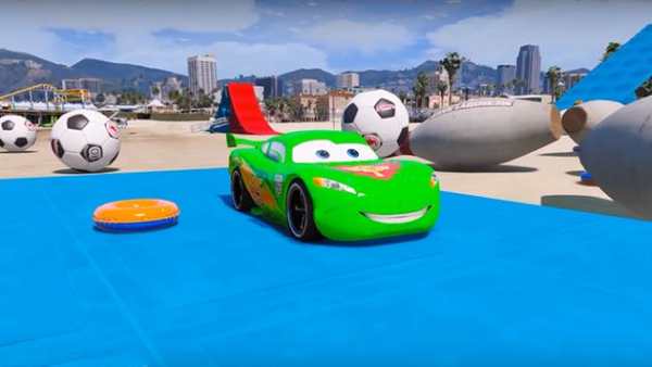 Superheroes Car Stunt Racing Games screenshot 2