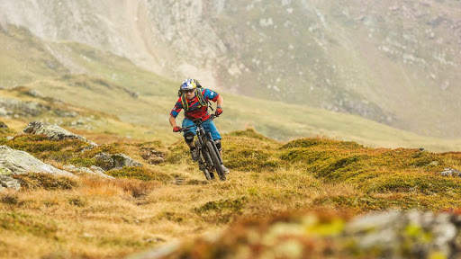 Bike Mayhem Mountain Racing Wallpaper screenshot 12