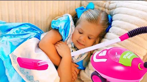 Funny Diana Toys Show screenshot 1