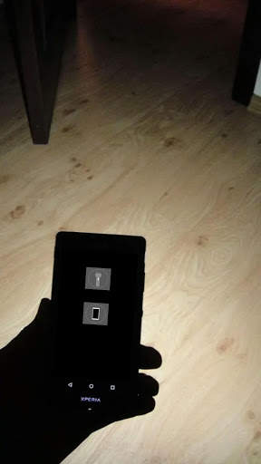 Super Flashlight - Easy, Fast & Safe Personal Data screenshot 2