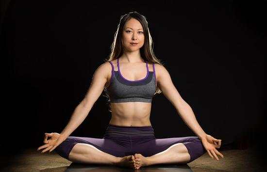 Sexy Yoga Girl Wallpaper screenshot 3