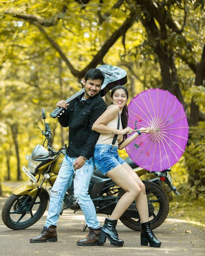 Couple Pose - Wedding Photography- Couple Shoot screenshot 6
