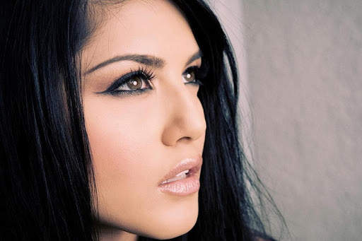 SUNNY LEONE HD WALLPAPERS screenshot 7