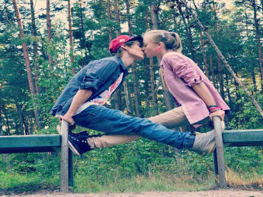 Couple Kiss HD Wallpaper 2020 screenshot 3