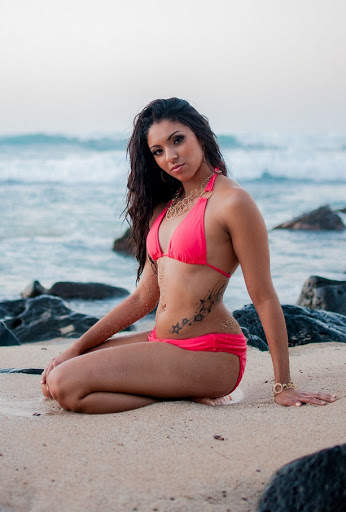 New Hot Sexy Bikini Girls screenshot 2