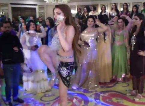 Pakistani Wedding Mujra Video screenshot 2