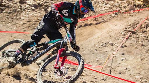 Bike Mayhem Mountain Racing Wallpaper screenshot 2