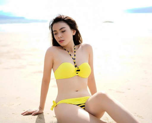 Sexy Bikini Hot Girls Wallpapers screenshot 4