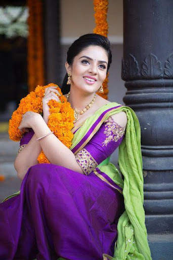 Srimukhi Wallpapers HD screenshot 9