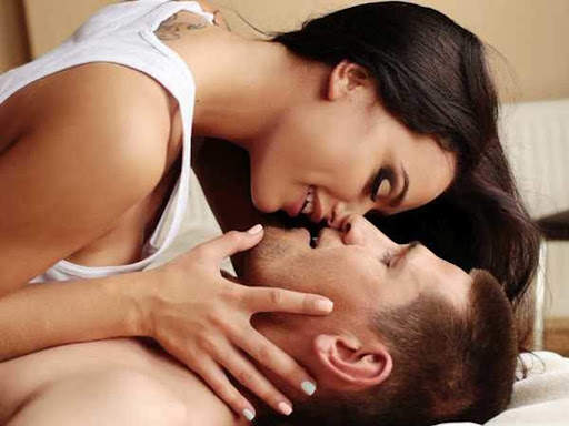 Hot Sexy Kissing Videos screenshot 7