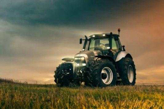 Tractor driving game screenshot 1
