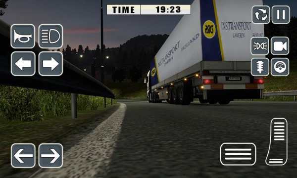 Real European Truck Driving Sims 2018 screenshot 2