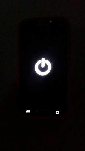 Simple Flashlight screenshot 4