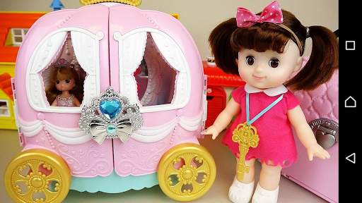 Play Doll and Toys Video screenshot 1