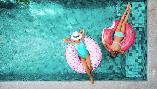 Sexy Girls in bikini - group 2 screenshot 8