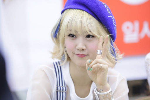 Sexy Korean Girl Wallpapers HD screenshot 3