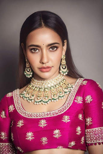 Neha Sharma Wallpapers HD screenshot 1