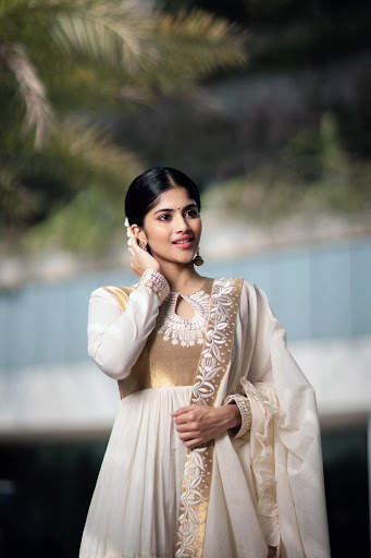 Megha Akash Hot Wallpapers screenshot 1